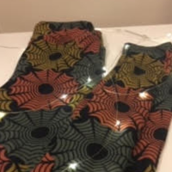 EUC-LulaRoe OS Web Style Leggings-♥ - Picture 4 of 4